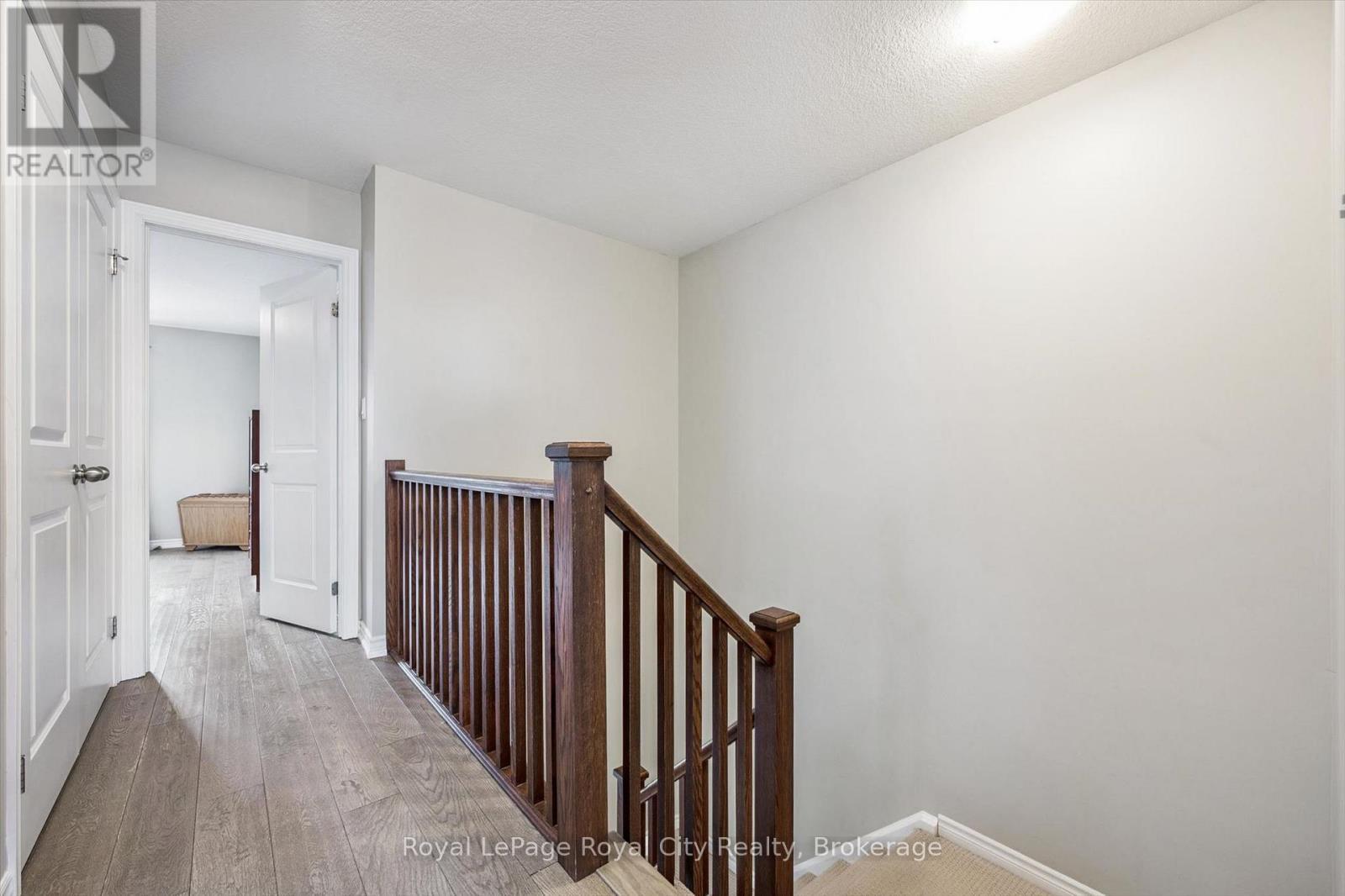 












144 KEMP CRESCENT

,
Guelph (Grange Road),




Ontario
N1E0K1

