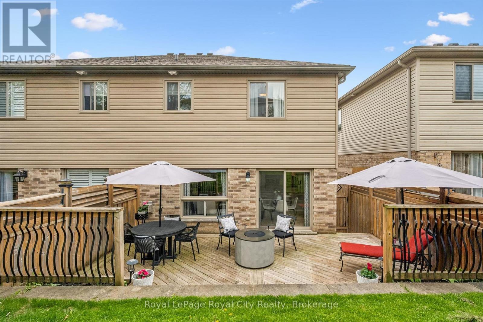 












144 KEMP CRESCENT

,
Guelph (Grange Road),




Ontario
N1E0K1

