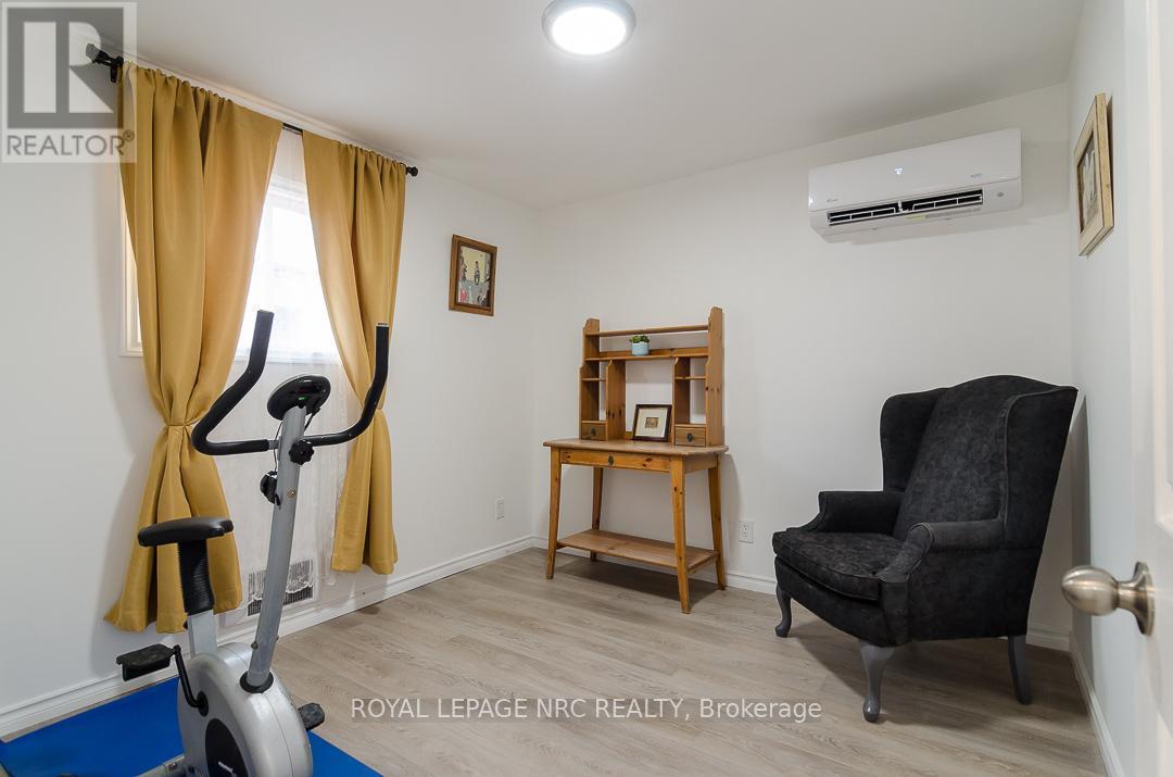 












84 IDYLEWYLDE PLACE

,
Fort Erie (Central),




Ontario
L2A2L1

