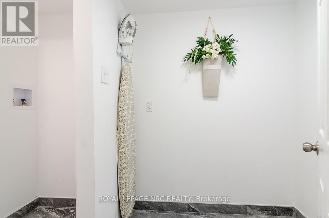 












84 IDYLEWYLDE PLACE

,
Fort Erie (Central),




Ontario
L2A2L1

