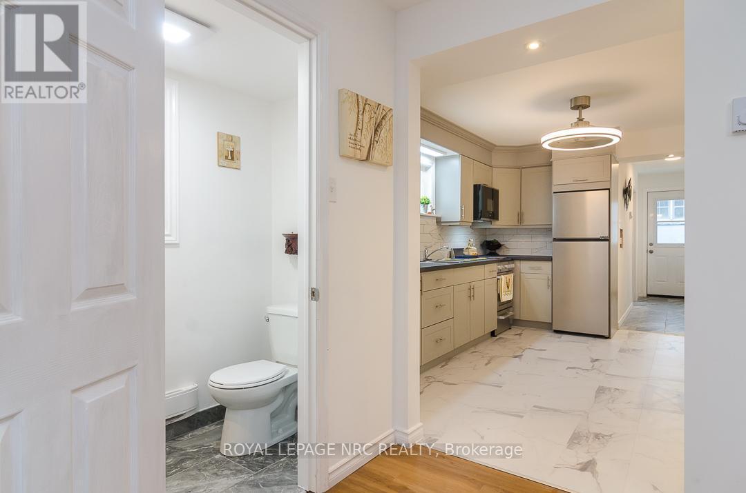 












84 IDYLEWYLDE PLACE

,
Fort Erie (Central),




Ontario
L2A2L1

