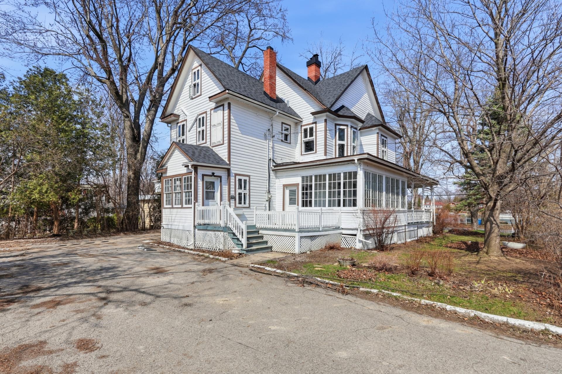 









331


Boul. D'Youville

,
Châteauguay,




QC
J6J4S4

