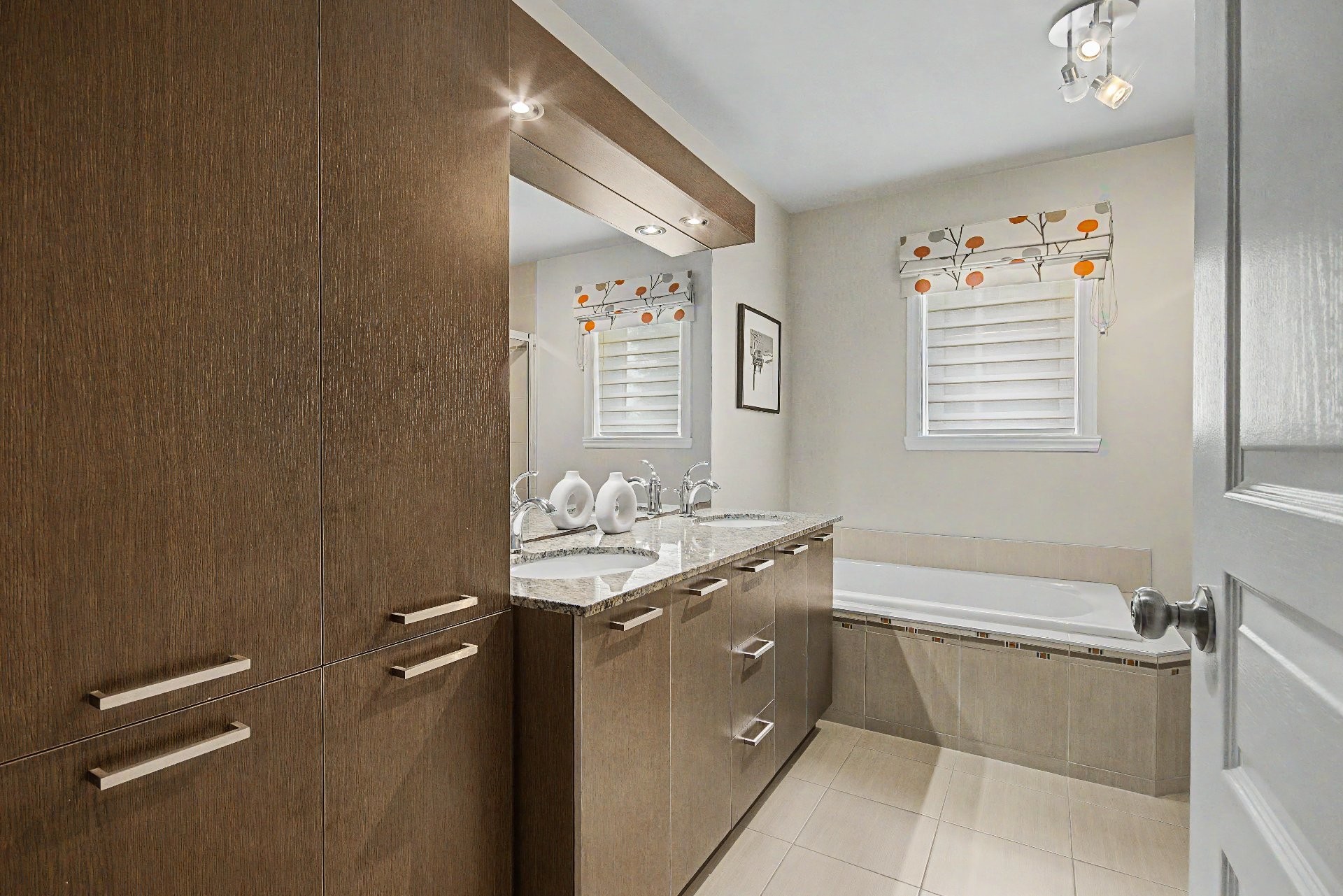 









185


Rue du Sanctuaire

, 1,
Sainte-Julie,




QC
J3E0B1

