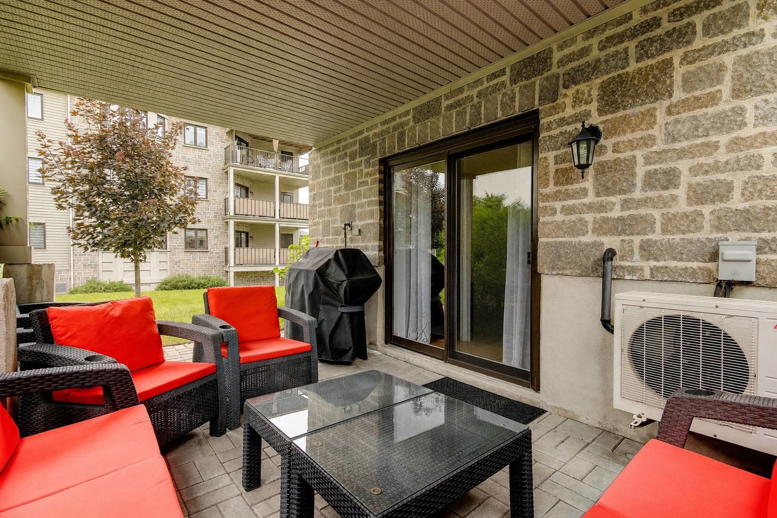 









185


Rue du Sanctuaire

, 1,
Sainte-Julie,




QC
J3E0B1

