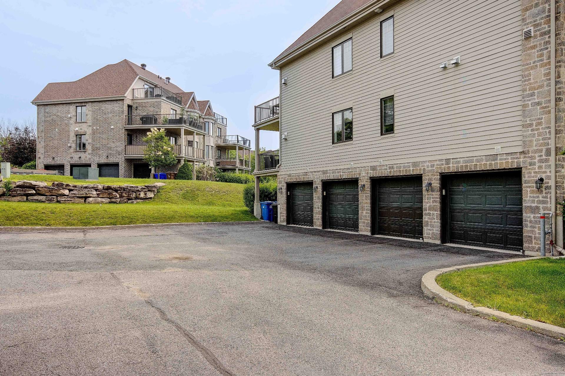 









185


Rue du Sanctuaire

, 1,
Sainte-Julie,




QC
J3E0B1


