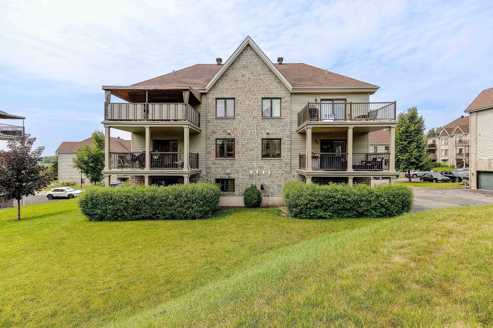 









185


Rue du Sanctuaire

, 1,
Sainte-Julie,




QC
J3E0B1

