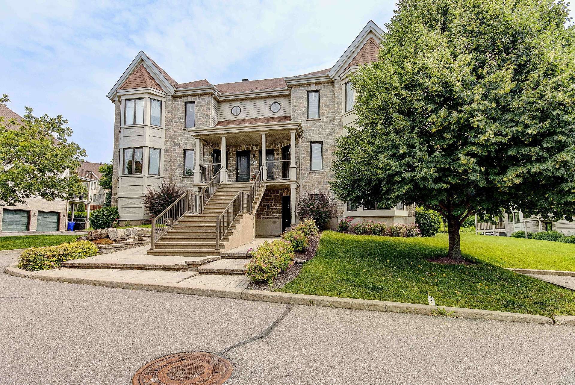 









185


Rue du Sanctuaire

, 1,
Sainte-Julie,




QC
J3E0B1

