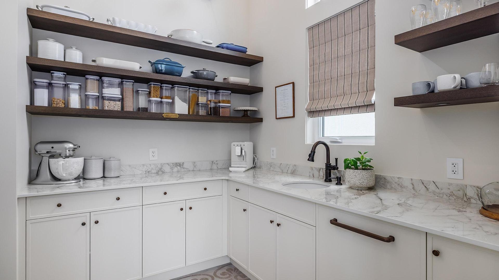 









3448


Arrowroot

Drive,
Kelowna,




BC
V1V 3G2

