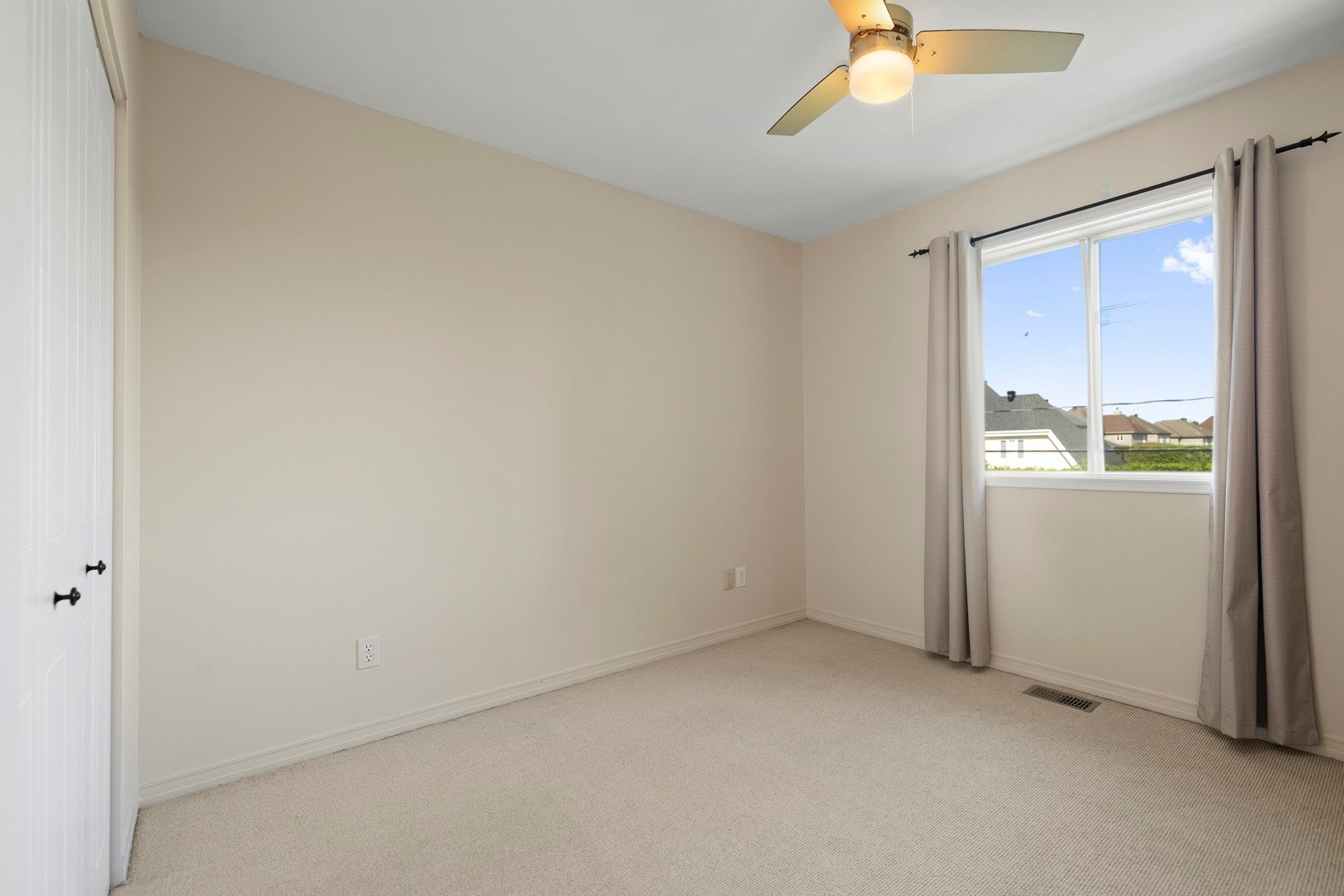 









28


Rue Pasteur

,
Notre-Dame-de-l'Île-Perrot,




QC
J7W1Z2

