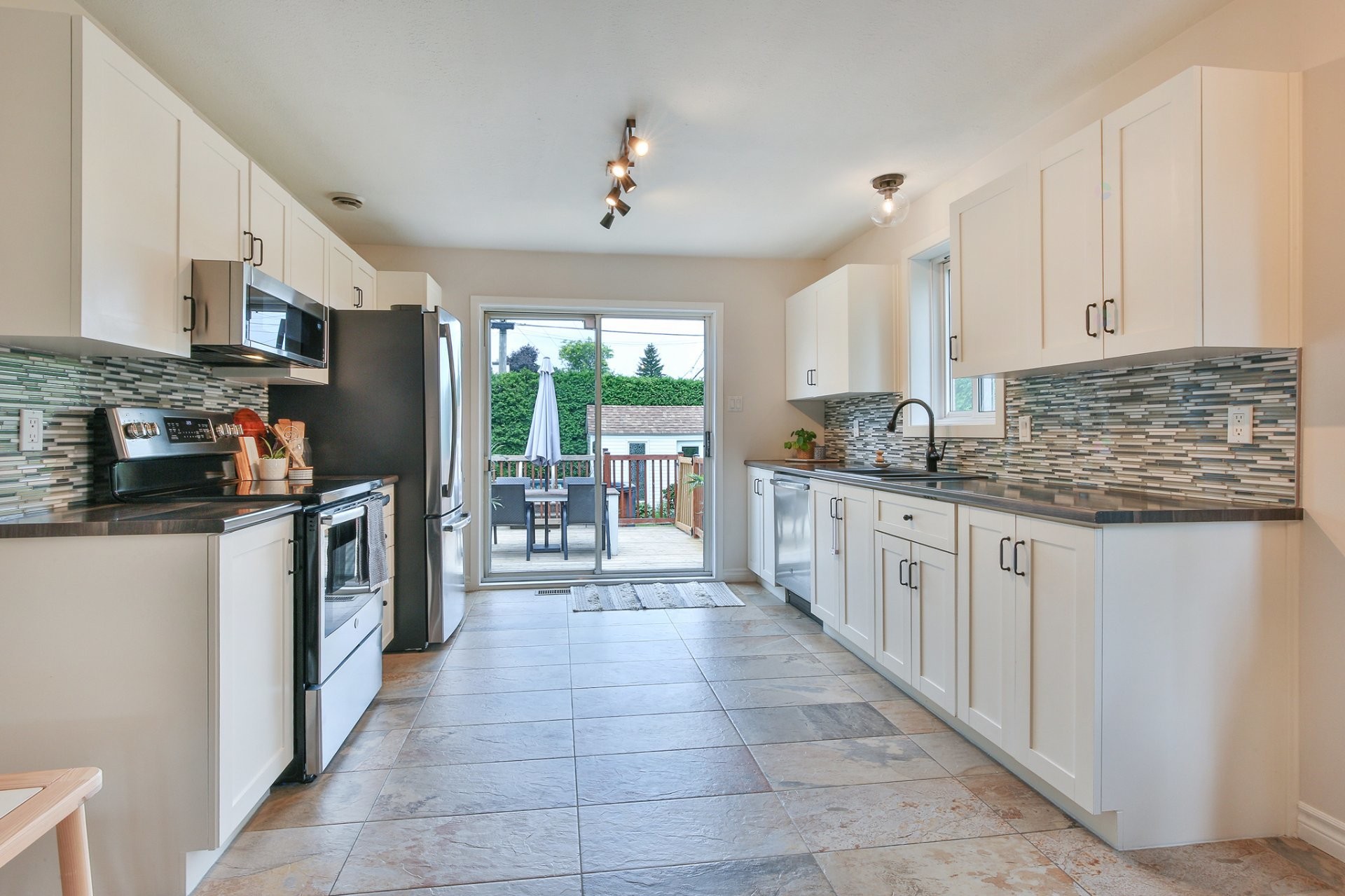 









185


Rue Marquis

,
Saint-Jean-sur-Richelieu,




QC
J2W1M1

