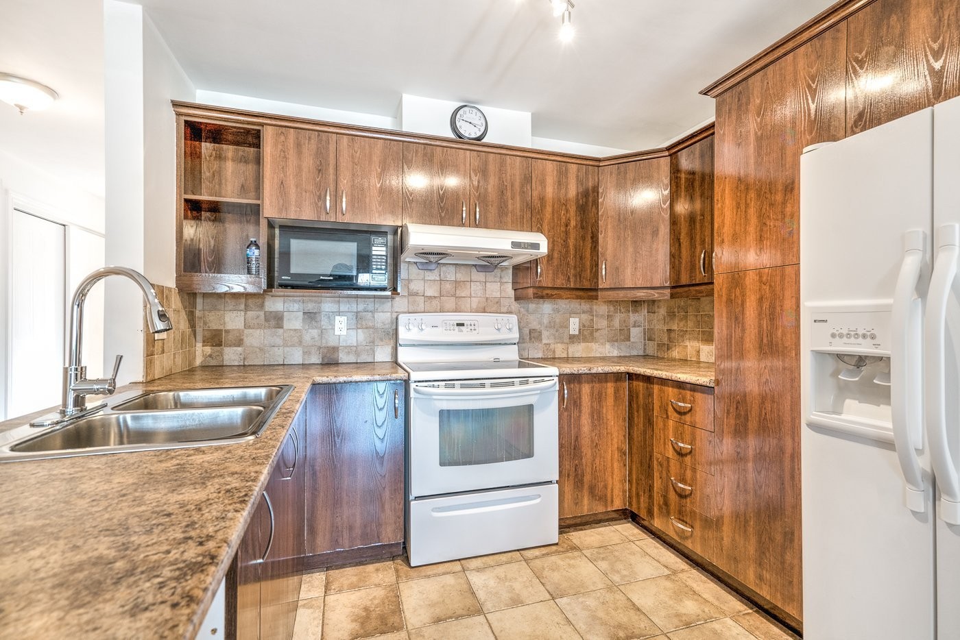 









6937


Av. De Monts

,
Montréal (Le Sud-Ouest),




QC
J4E2T5

