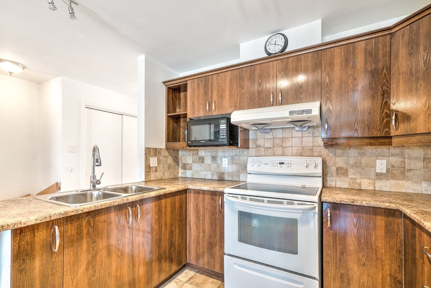 









6937


Av. De Monts

,
Montréal (Le Sud-Ouest),




QC
J4E2T5

