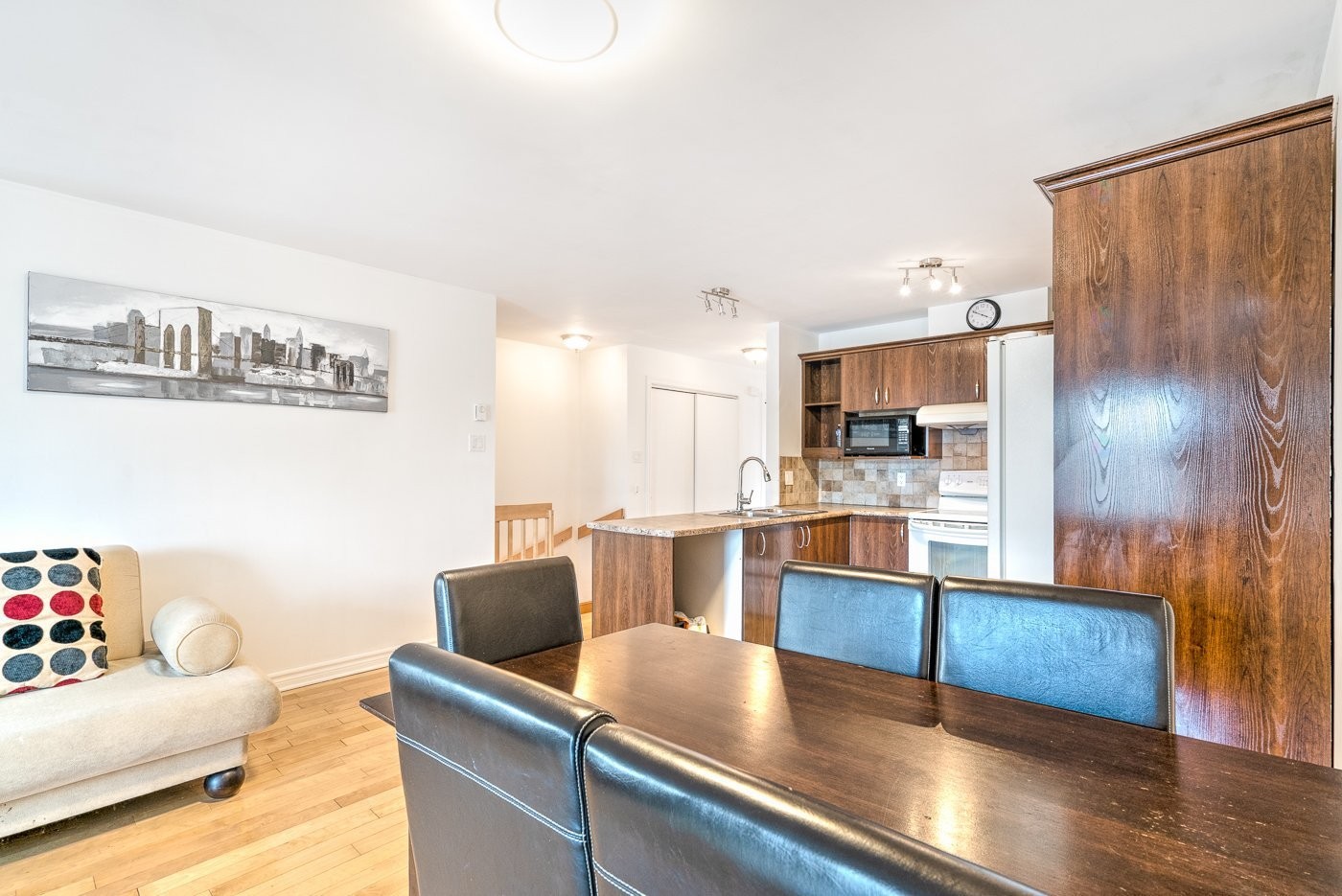 









6937


Av. De Monts

,
Montréal (Le Sud-Ouest),




QC
J4E2T5

