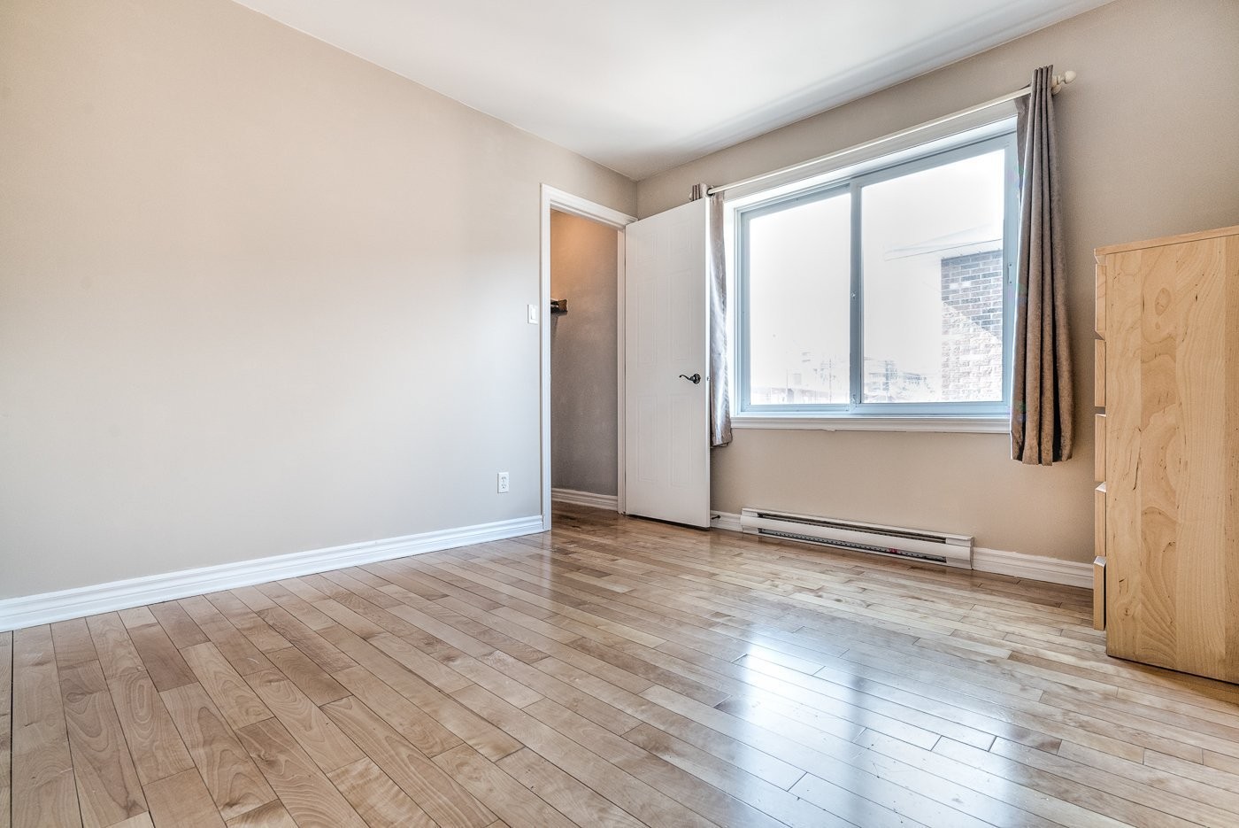









6937


Av. De Monts

,
Montréal (Le Sud-Ouest),




QC
J4E2T5

