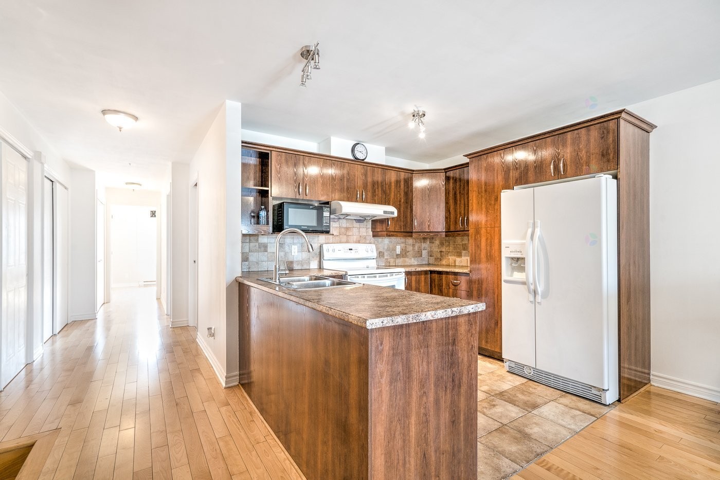 









6937


Av. De Monts

,
Montréal (Le Sud-Ouest),




QC
J4E2T5

