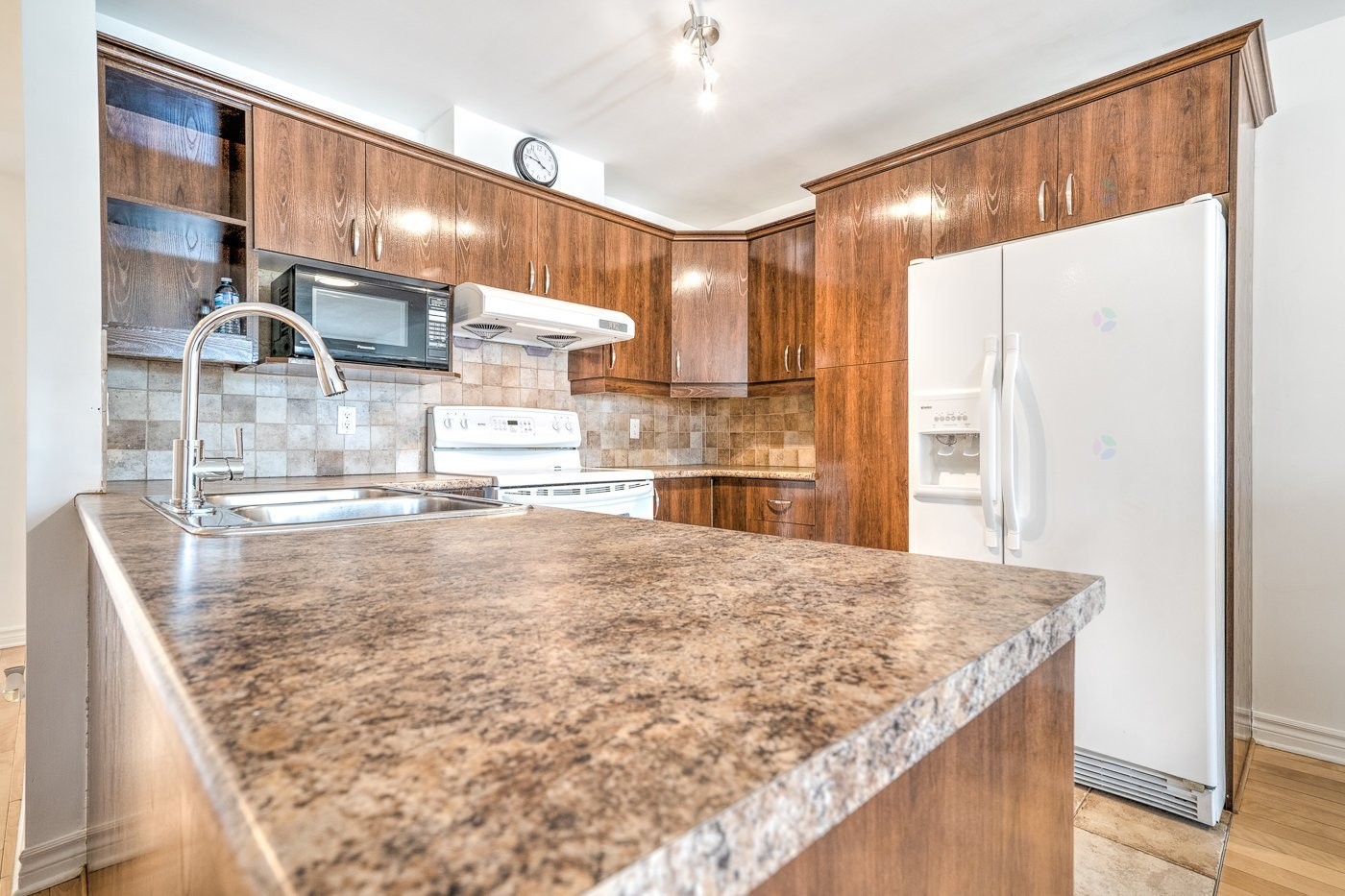 









6937


Av. De Monts

,
Montréal (Le Sud-Ouest),




QC
J4E2T5


