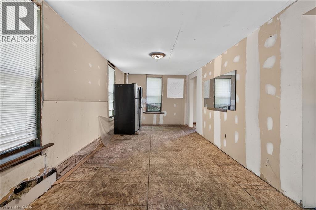 












44 SIMS LOCK Road

,
Caledonia,




Ontario
N3W1V8

