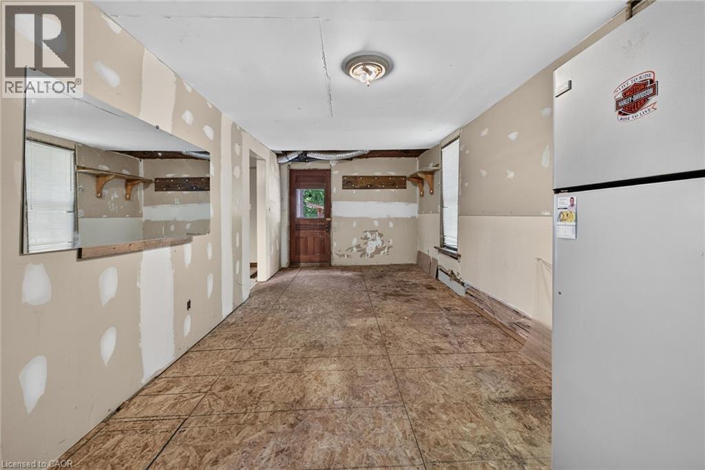 












44 SIMS LOCK Road

,
Caledonia,




Ontario
N3W1V8

