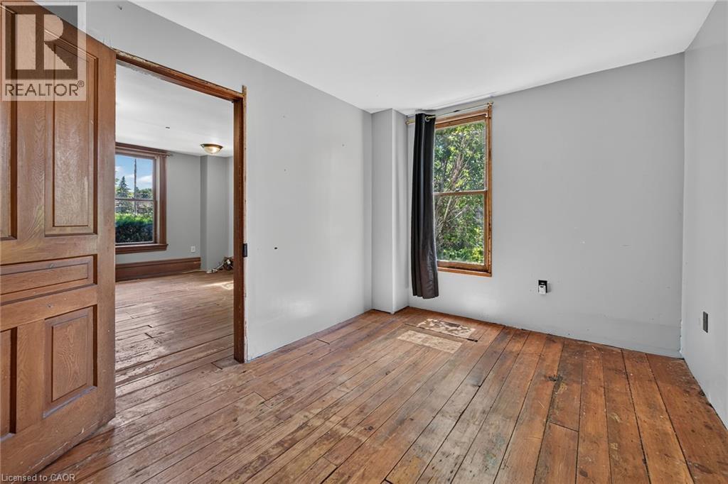 












44 SIMS LOCK Road

,
Caledonia,




Ontario
N3W1V8


