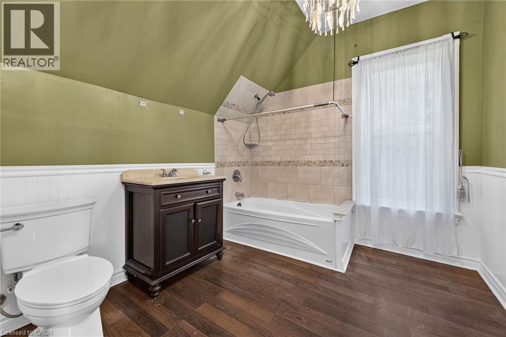 












44 SIMS LOCK Road

,
Caledonia,




Ontario
N3W1V8


