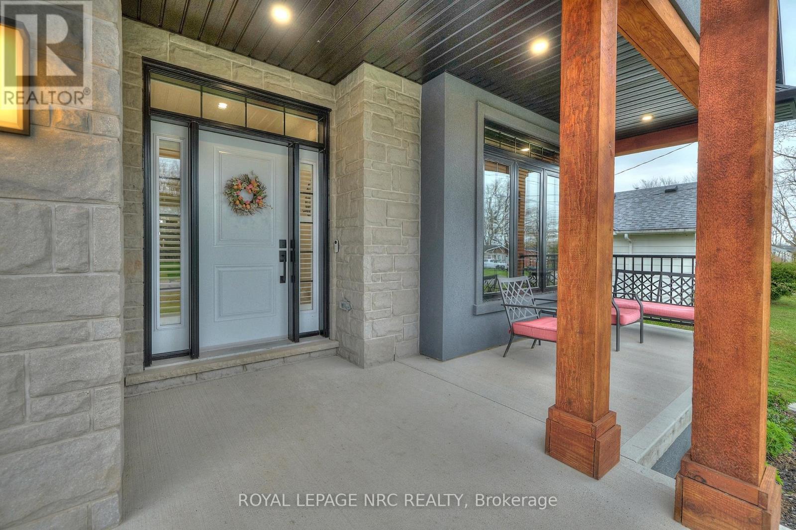 












1174 SPEARS ROAD

,
Fort Erie (Crescent Park),




Ontario
L2A4N1

