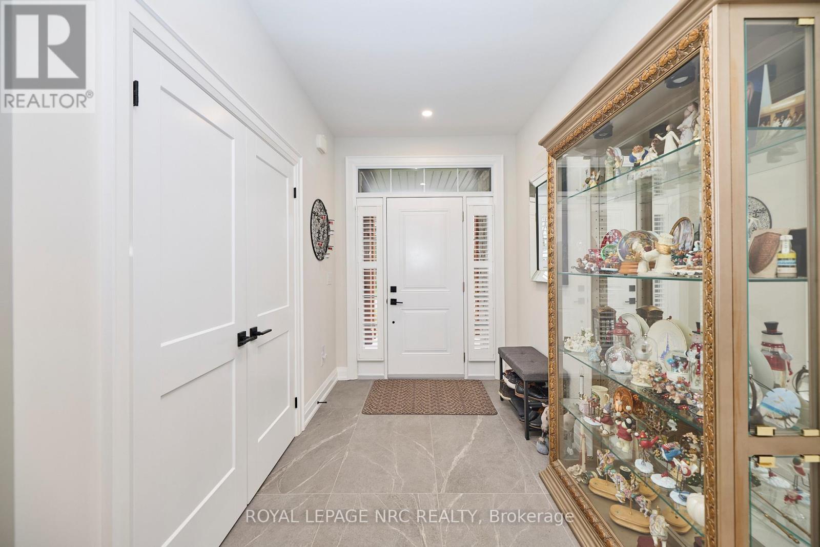 












1174 SPEARS ROAD

,
Fort Erie (Crescent Park),




Ontario
L2A4N1

