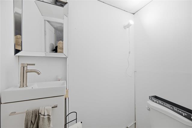 









26071


Mun 47N (Diversion Road)

RD,
Landmark,




MB
R0A 0X0

