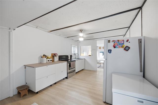 









26071


Mun 47N (Diversion Road)

RD,
Landmark,




MB
R0A 0X0

