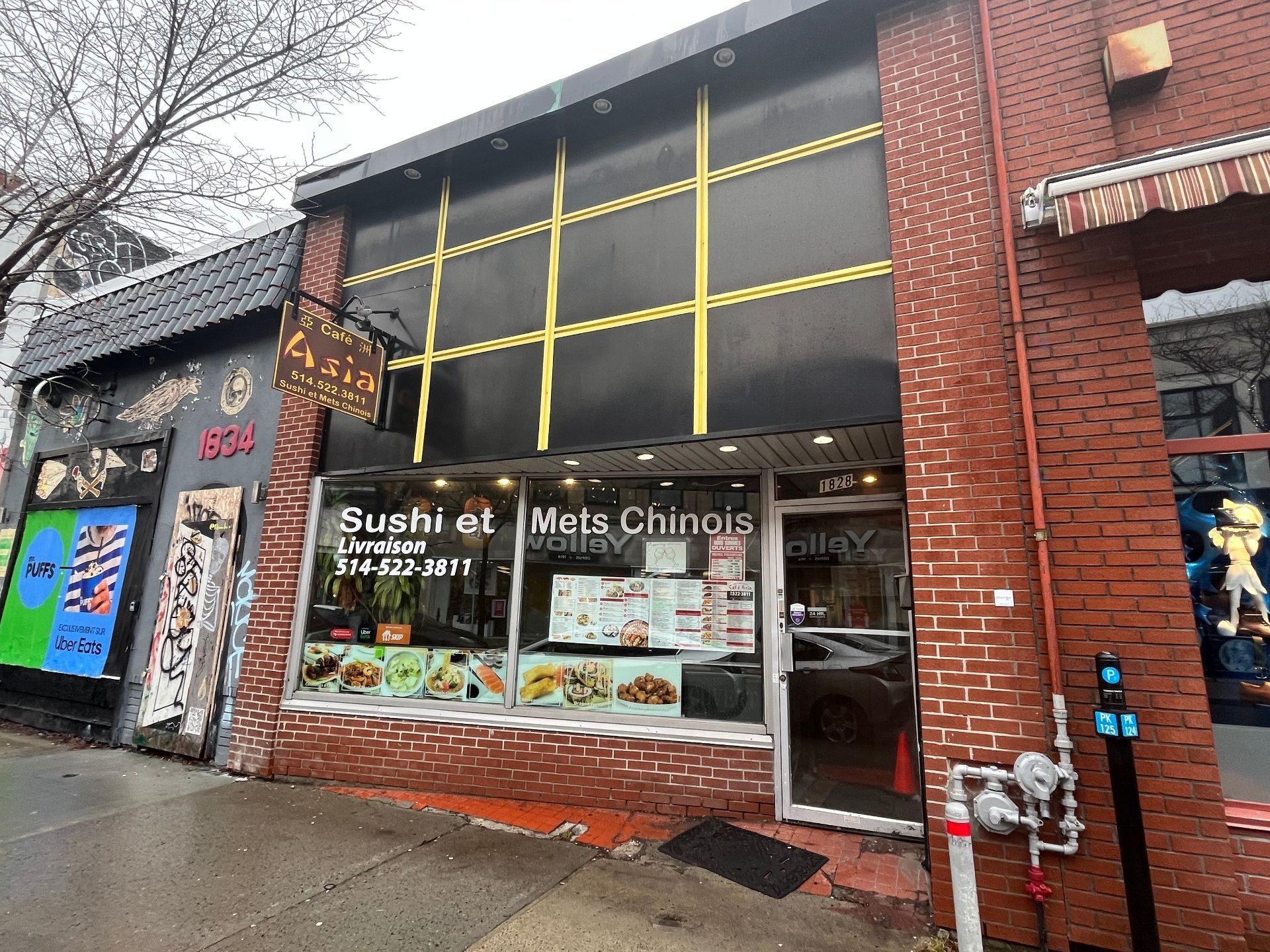 









1828


Av. du Mont-Royal E.

,
Montréal (Le Plateau-Mont-Royal),




QC
H2H1J1

