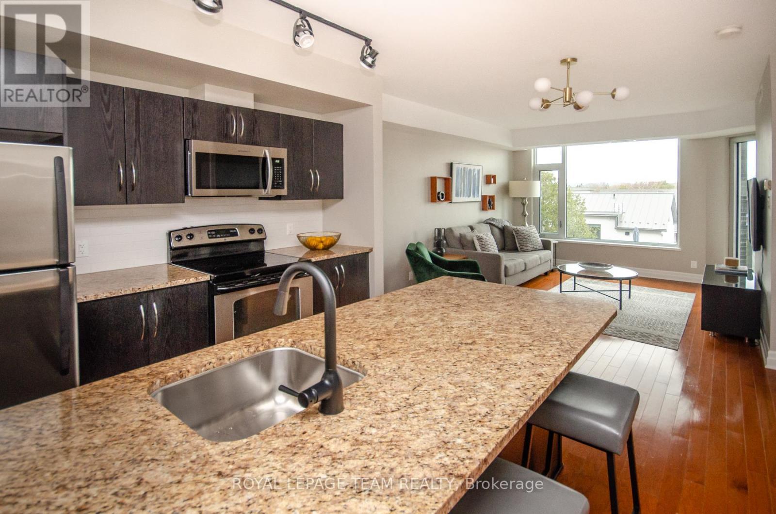 












302 - 1433 WELLINGTON STREET W

,
Ottawa,




Ontario
K1Y2X4

