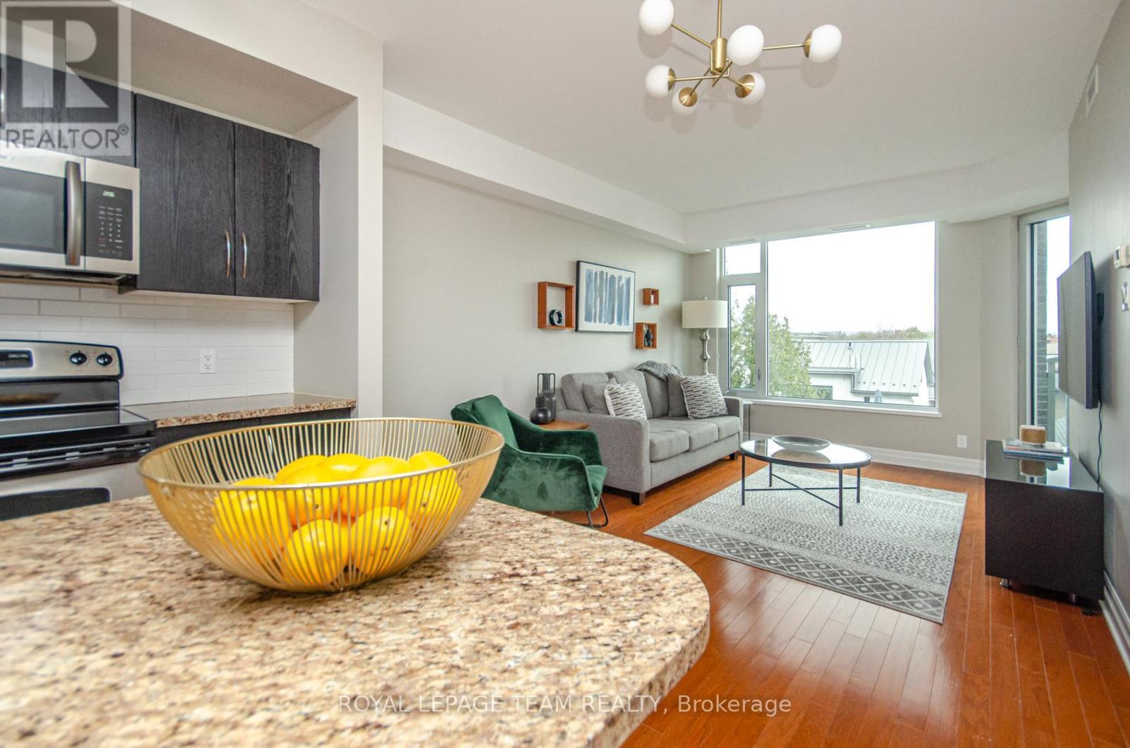 












302 - 1433 WELLINGTON STREET W

,
Ottawa,




Ontario
K1Y2X4

