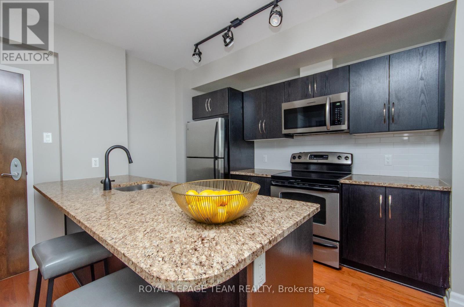 












302 - 1433 WELLINGTON STREET W

,
Ottawa,




Ontario
K1Y2X4

