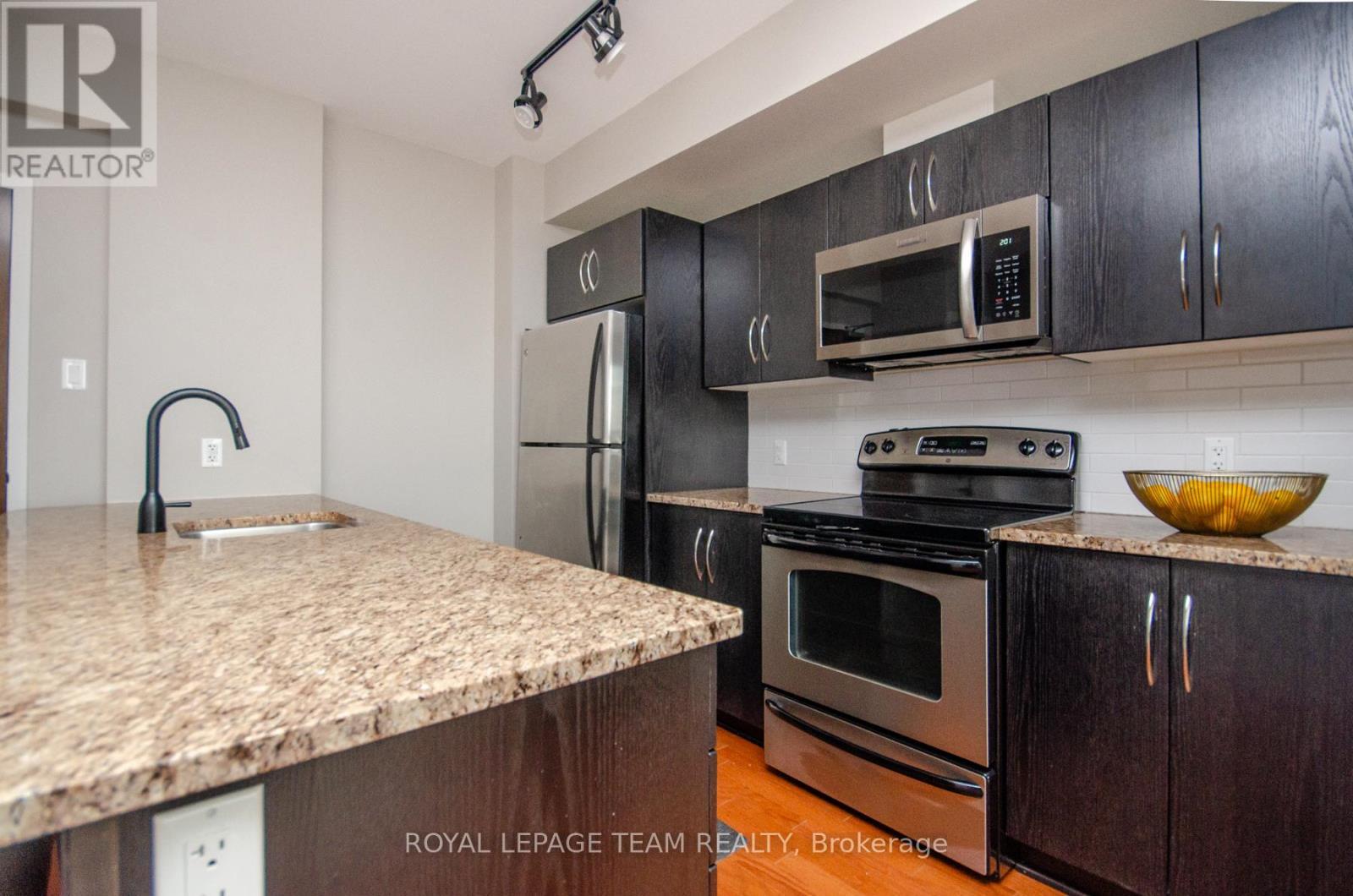 












302 - 1433 WELLINGTON STREET W

,
Ottawa,




Ontario
K1Y2X4

