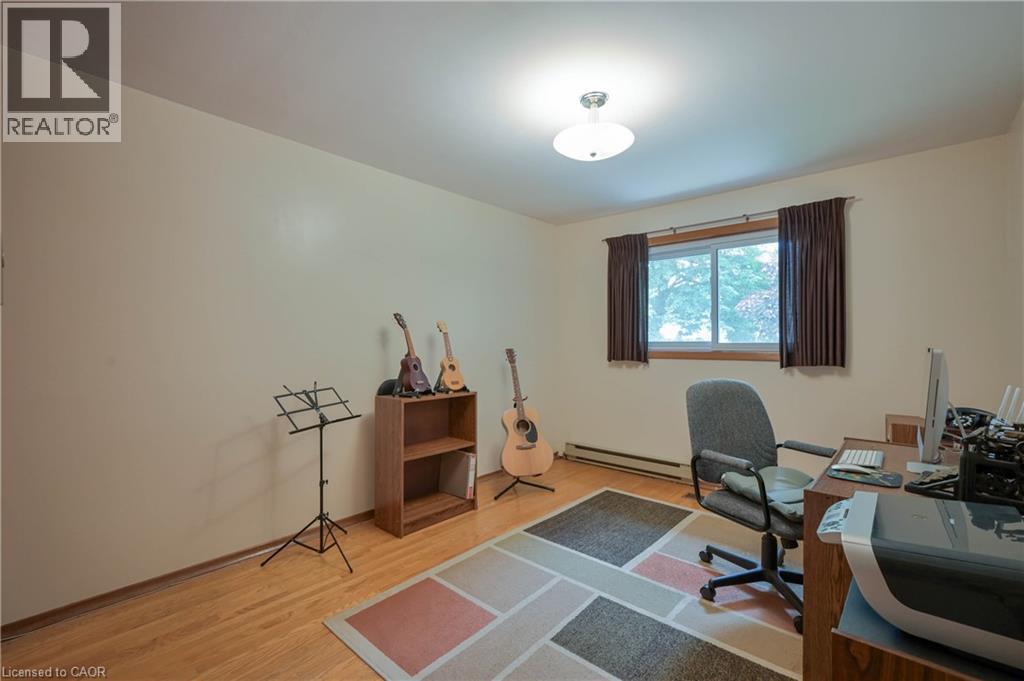 












99 LORRAINE Avenue

,
Kitchener,




Ontario
N2B2N1


