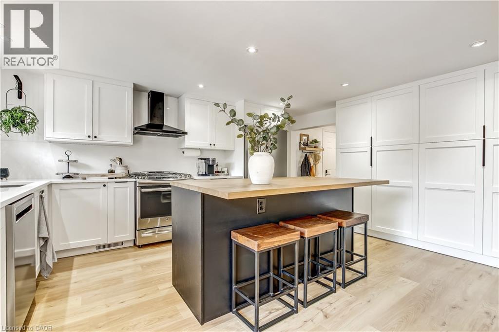 












657 WINDHAM ROAD 14 Road

,
Simcoe,




Ontario
N3Y4K6

