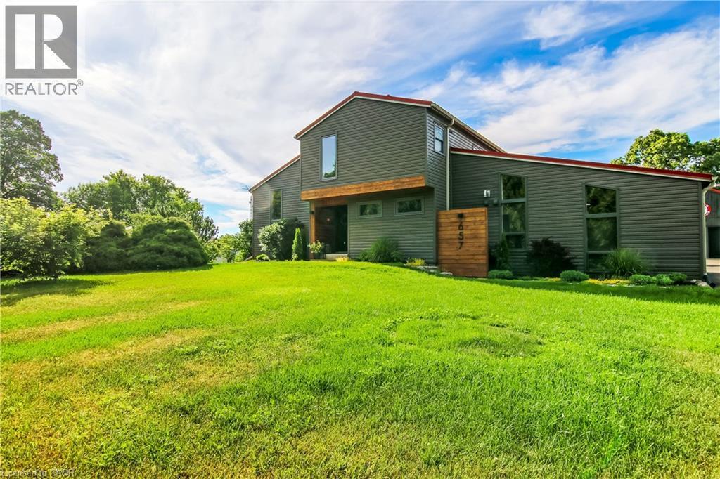 












657 WINDHAM ROAD 14 Road

,
Simcoe,




Ontario
N3Y4K6

