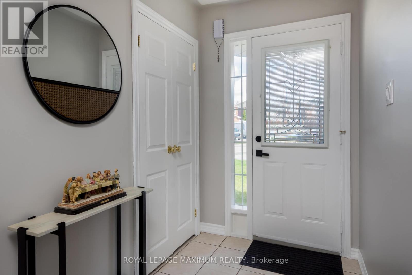












112 JORDAN DRIVE

,
Orangeville,




Ontario
L9W4W7

