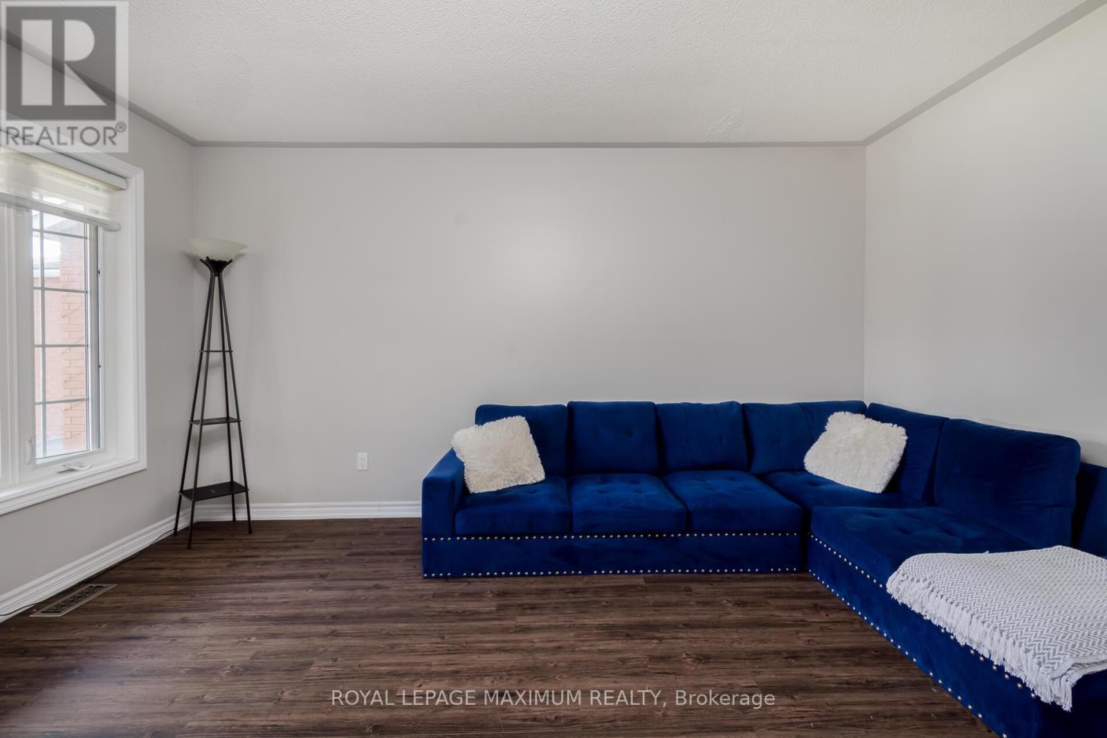 












112 JORDAN DRIVE

,
Orangeville,




Ontario
L9W4W7

