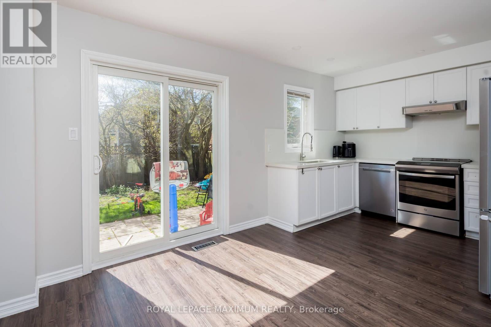 












112 JORDAN DRIVE

,
Orangeville,




Ontario
L9W4W7

