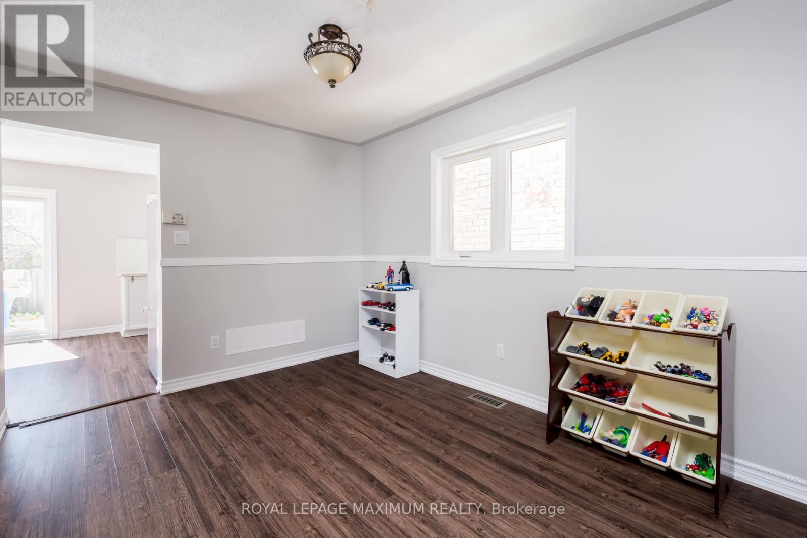 












112 JORDAN DRIVE

,
Orangeville,




Ontario
L9W4W7

