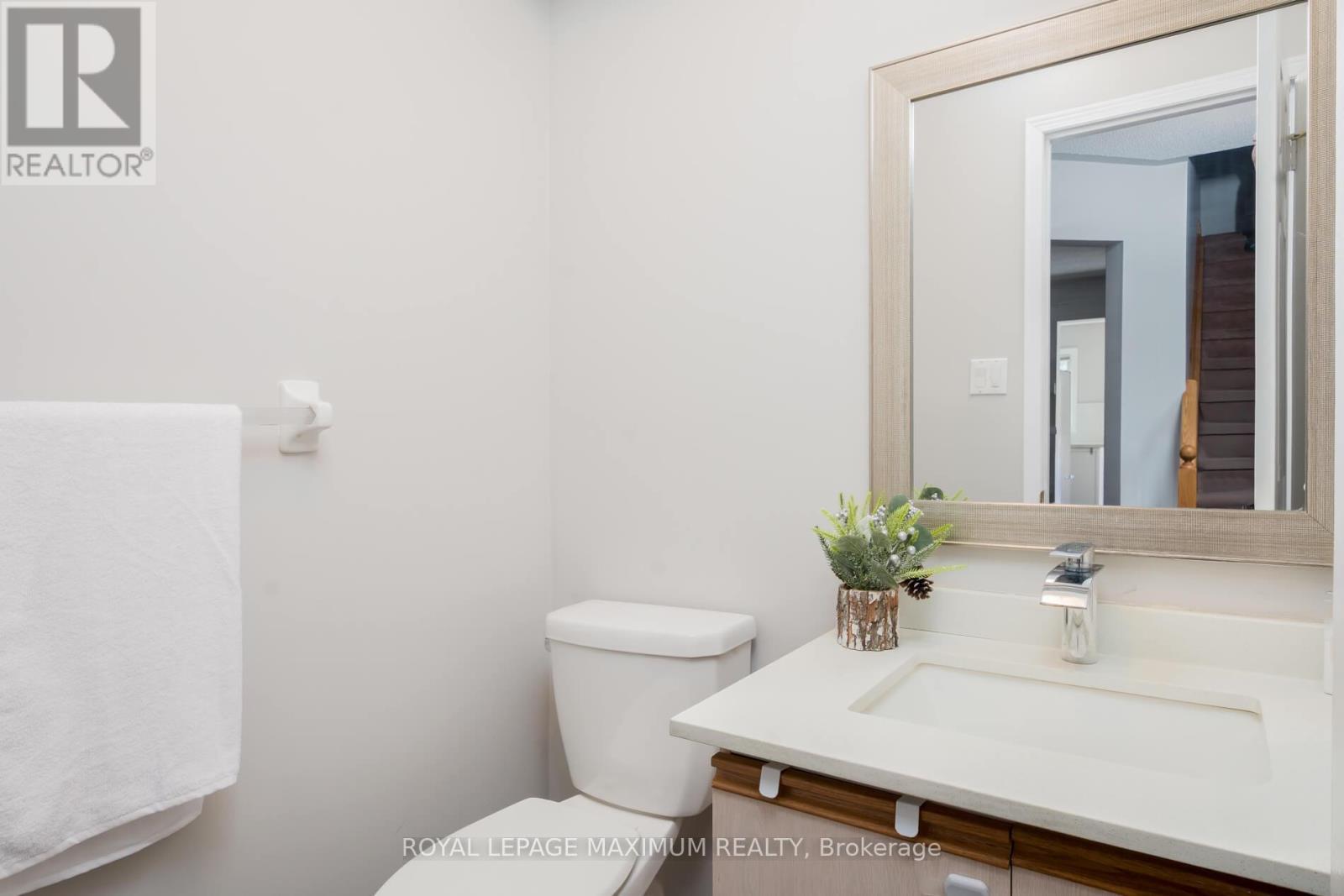 












112 JORDAN DRIVE

,
Orangeville,




Ontario
L9W4W7


