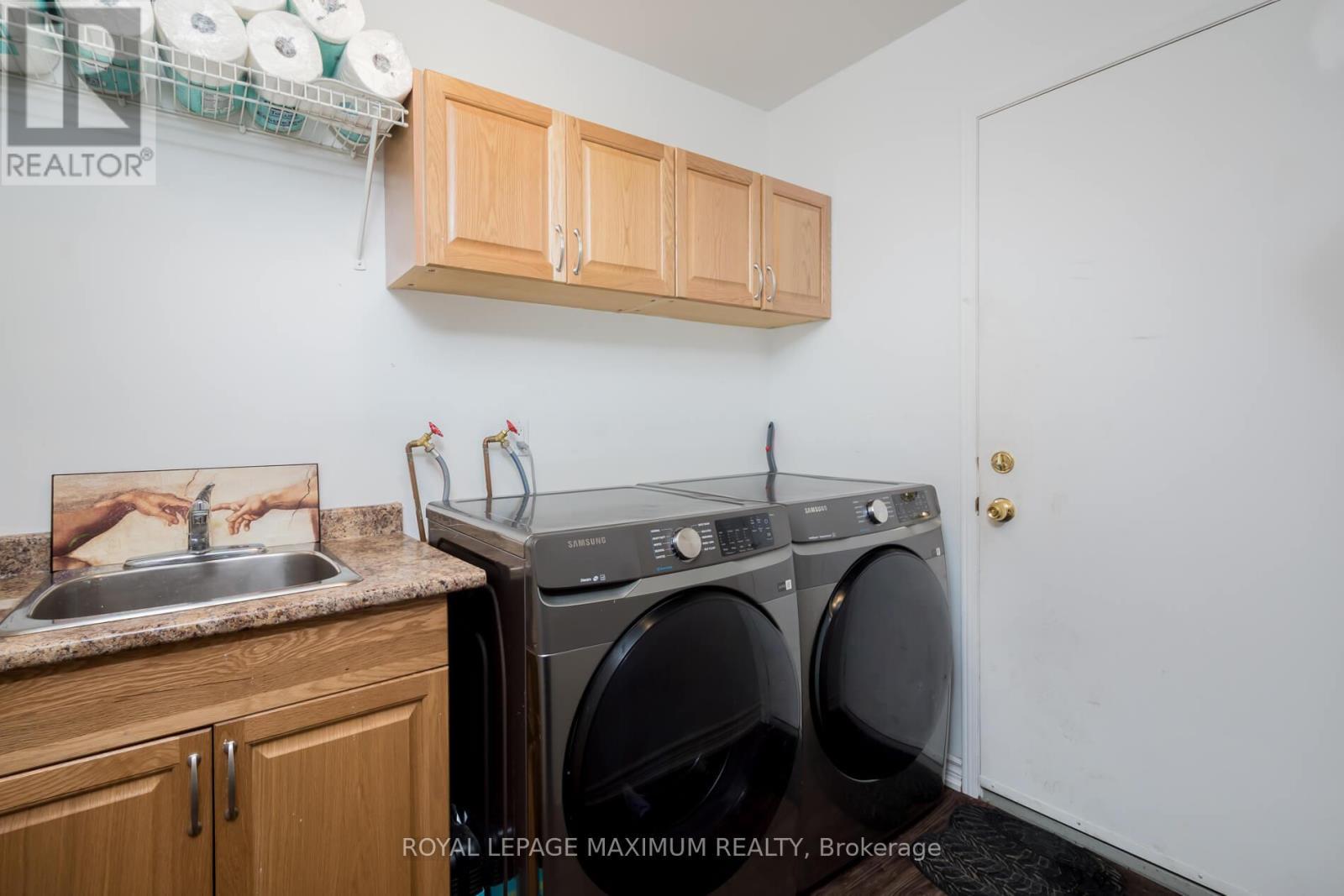 












112 JORDAN DRIVE

,
Orangeville,




Ontario
L9W4W7

