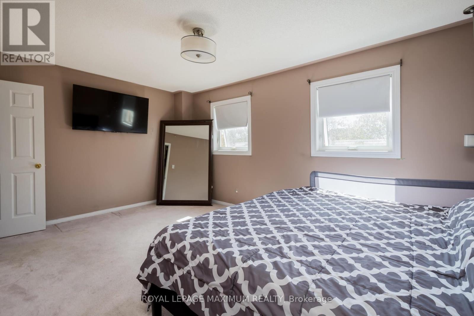 












112 JORDAN DRIVE

,
Orangeville,




Ontario
L9W4W7

