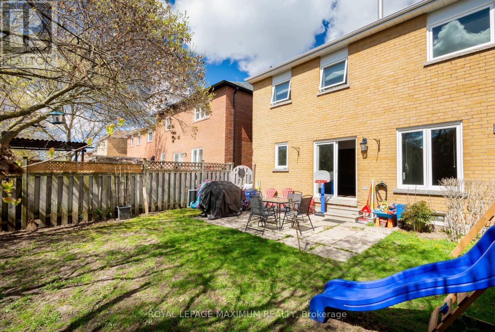 












112 JORDAN DRIVE

,
Orangeville,




Ontario
L9W4W7

