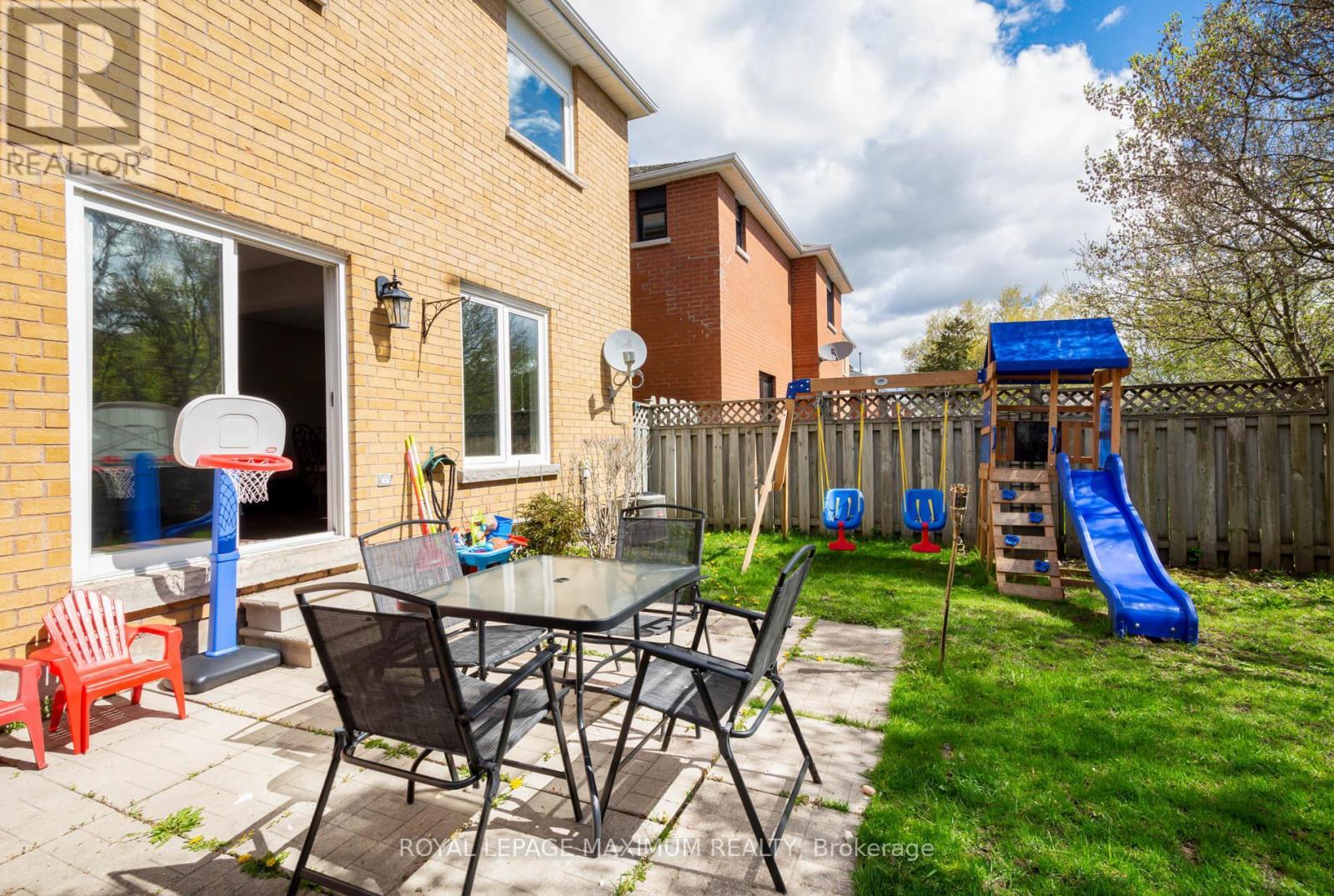 












112 JORDAN DRIVE

,
Orangeville,




Ontario
L9W4W7

