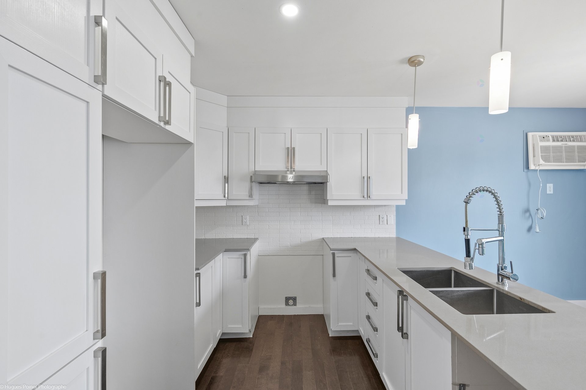 









6601


Boul. des Laurentides

,
Laval (Auteuil),




QC
H7H2V4

