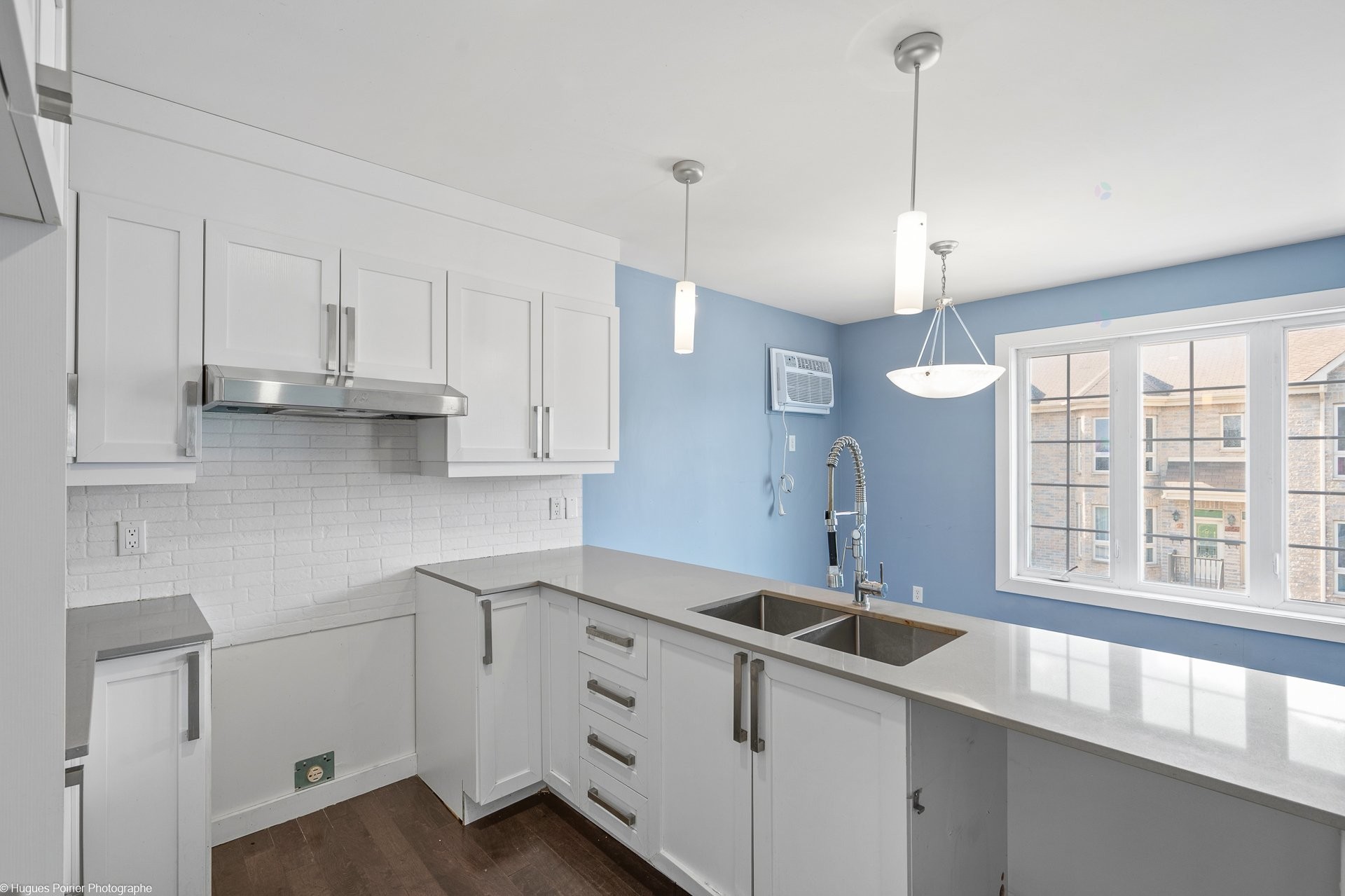 









6601


Boul. des Laurentides

,
Laval (Auteuil),




QC
H7H2V4

