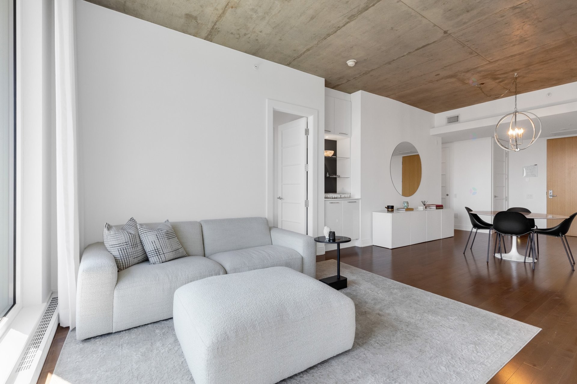 









2200


Rue Harriet-Quimby

, 404,
Montréal (Saint-Laurent),




QC
H4R0L2

