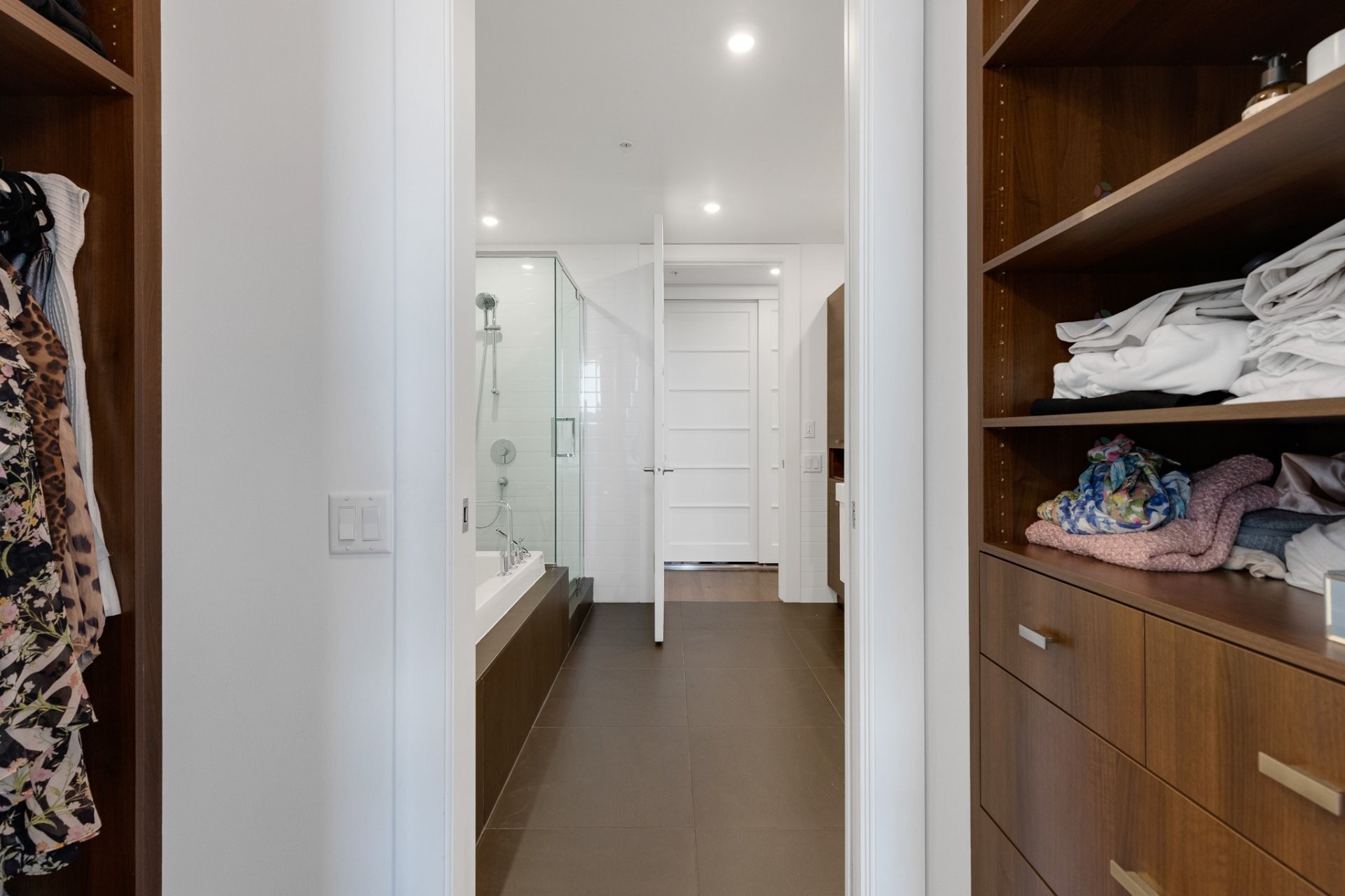 









2200


Rue Harriet-Quimby

, 404,
Montréal (Saint-Laurent),




QC
H4R0L2

