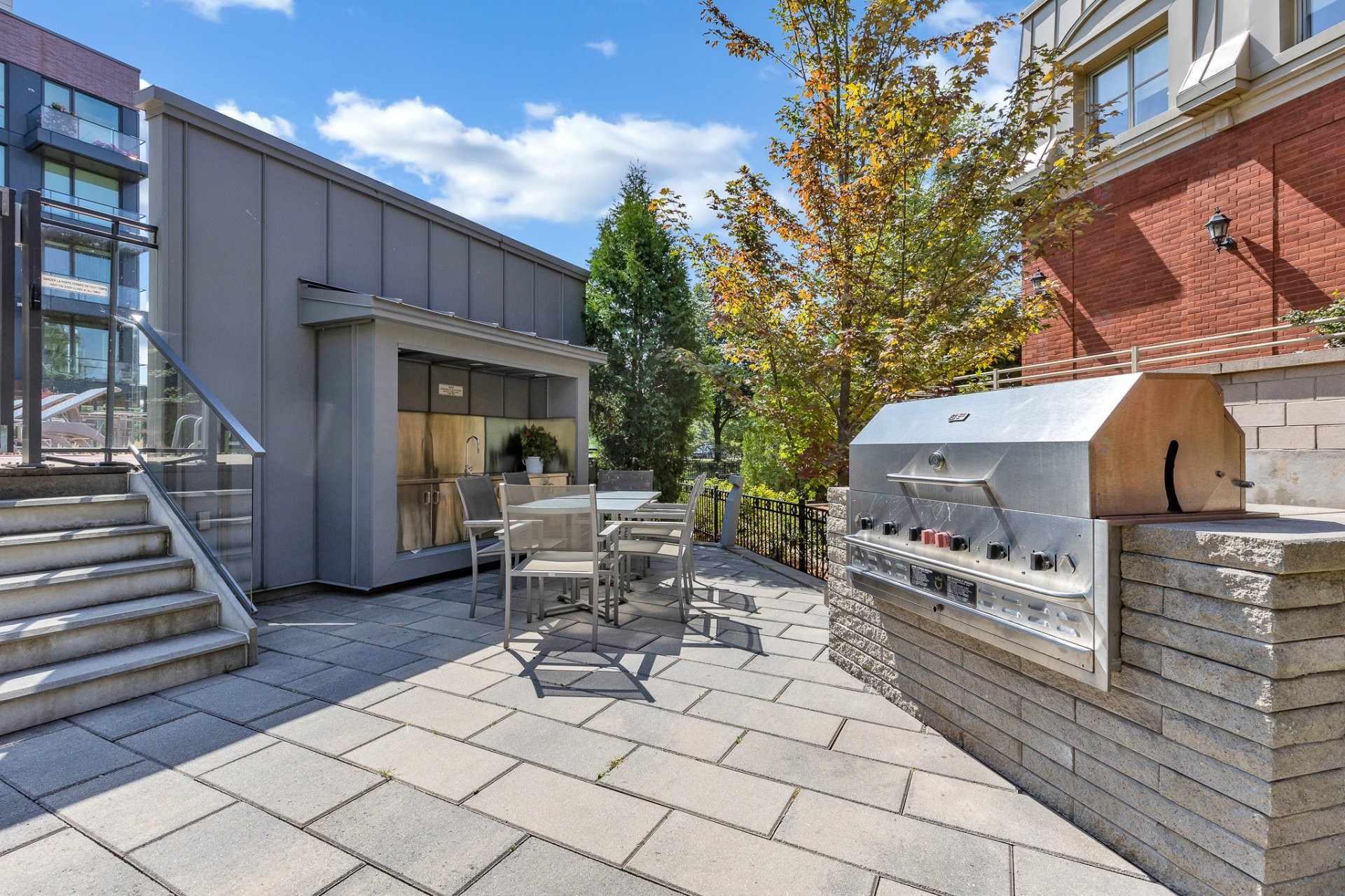









2200


Rue Harriet-Quimby

, 404,
Montréal (Saint-Laurent),




QC
H4R0L2


